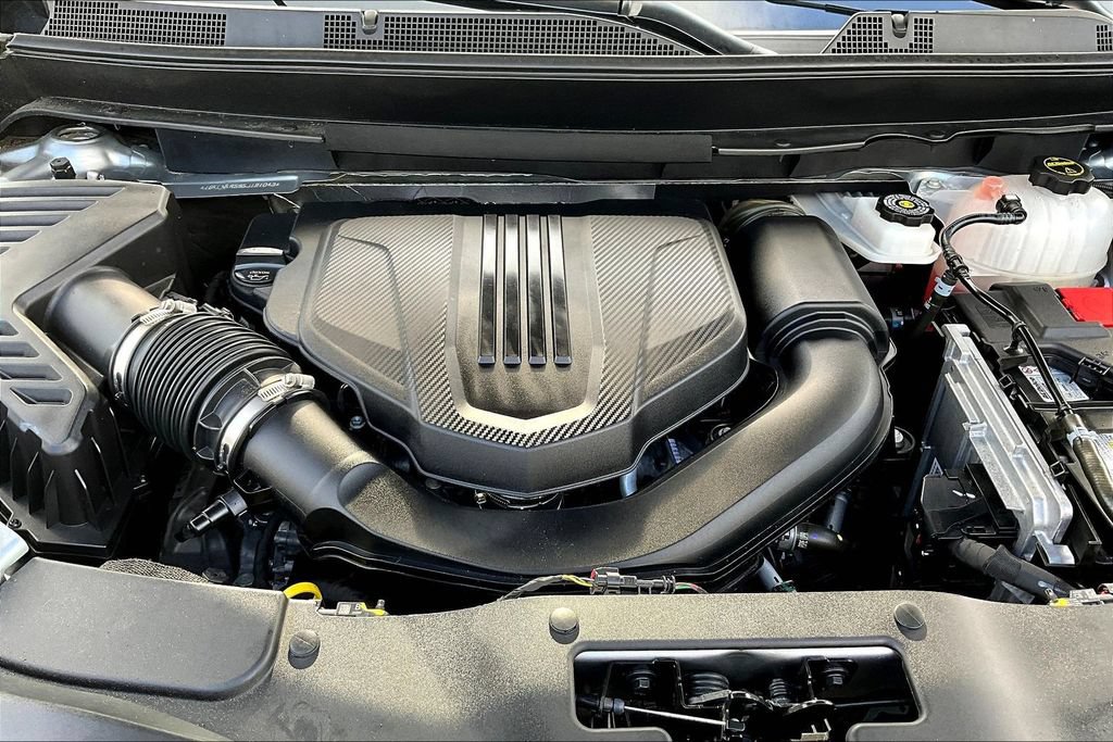 Used 2025 GMC Acadia Elevation FWD image 32