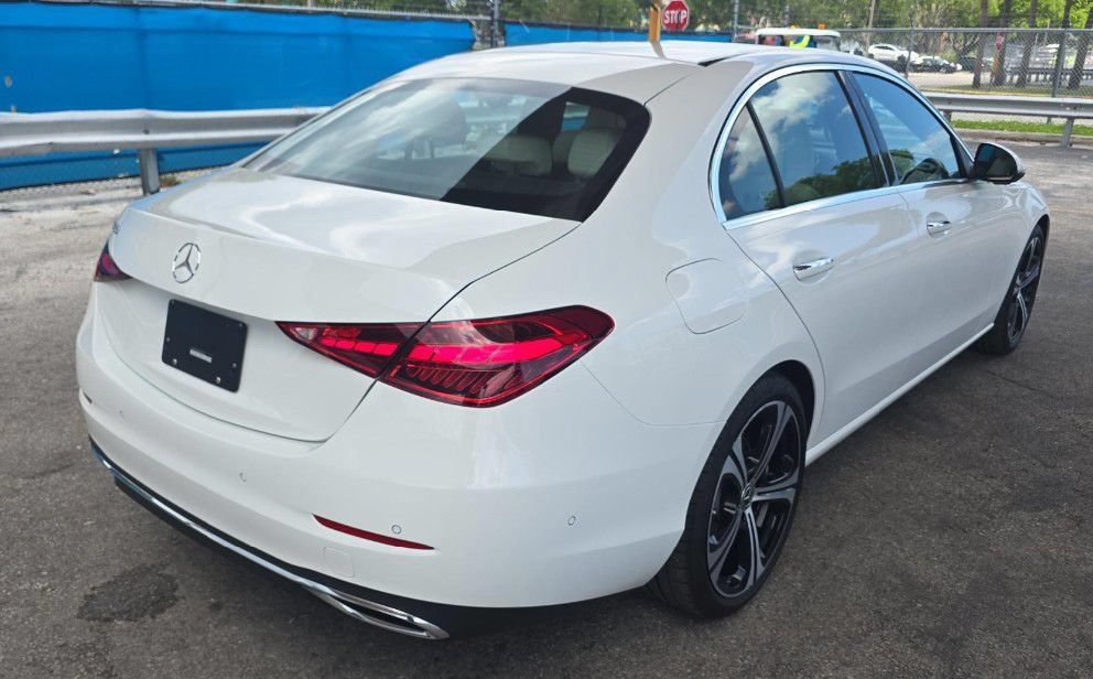 Used 2025 Mercedes-Benz C 300 Sedan image 3
