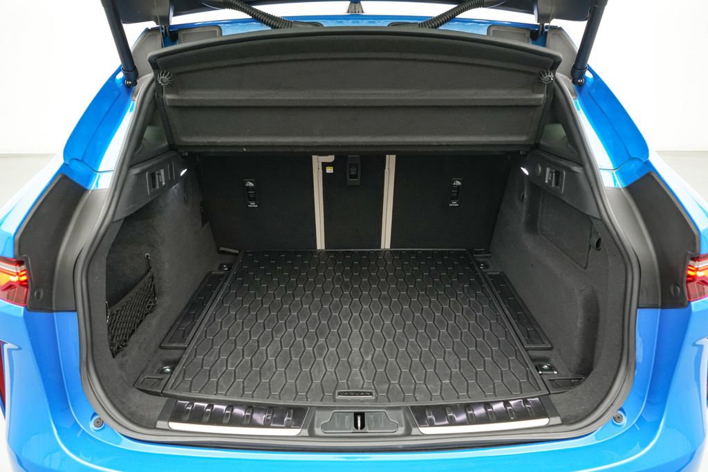Used 2023 Jaguar F-PACE SVR AWD/4WD image 35