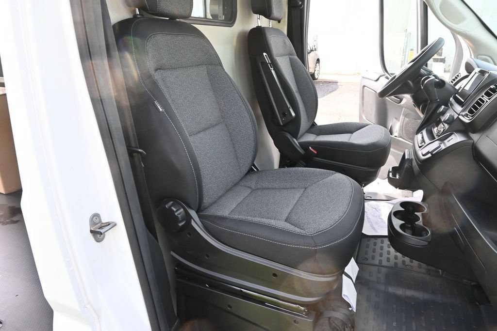 Used 2025 RAM ProMaster 2500 w/ Safety Group FWD image 23