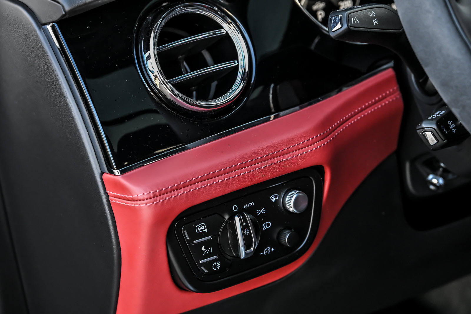 Certified 2022 Bentley Bentayga AWD/4WD image 26