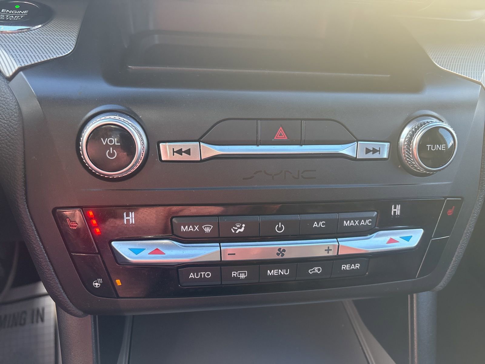 Used 2020 Ford Explorer XLT w/ Equipment Group 202A image 23