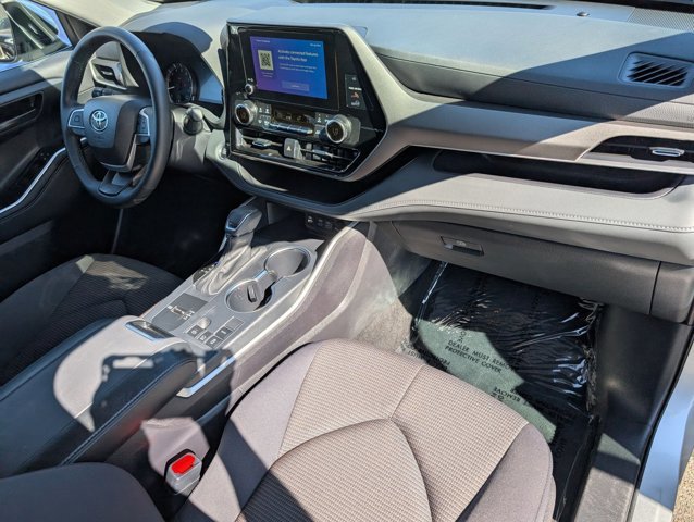 Certified 2025 Toyota Highlander LE image 18