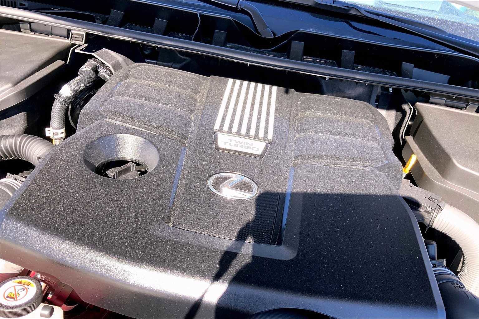 New 2025 Lexus LX 600 4WD w/ Luxury Package image 17