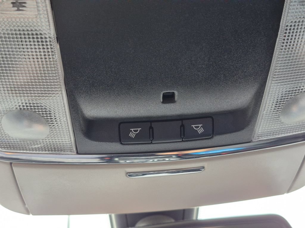 Used 2022 Chrysler 300 Touring RWD image 17