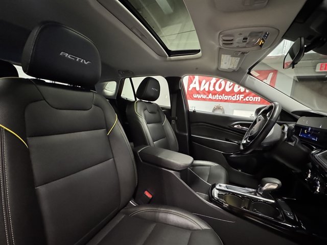 Used 2024 Chevrolet Trax ACTIV w/ Sunroof Package FWD image 11