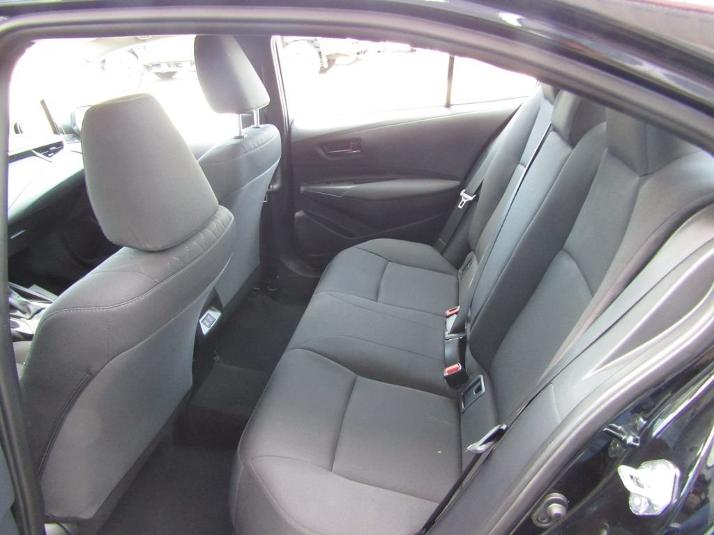 Used 2025 Toyota Corolla LE FWD image 24