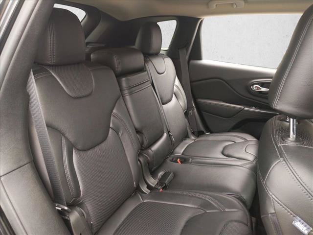 Used 2016 Jeep Cherokee Sport FWD image 18