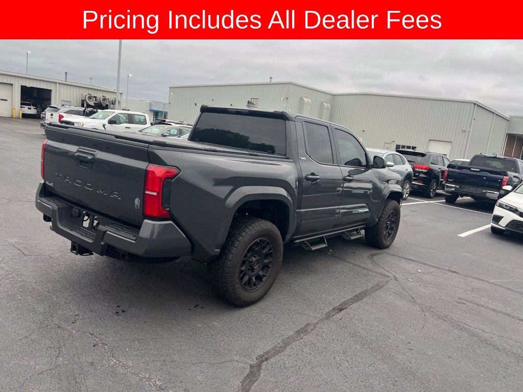 Used 2025 Toyota Tacoma SR5 AWD/4WD image 23