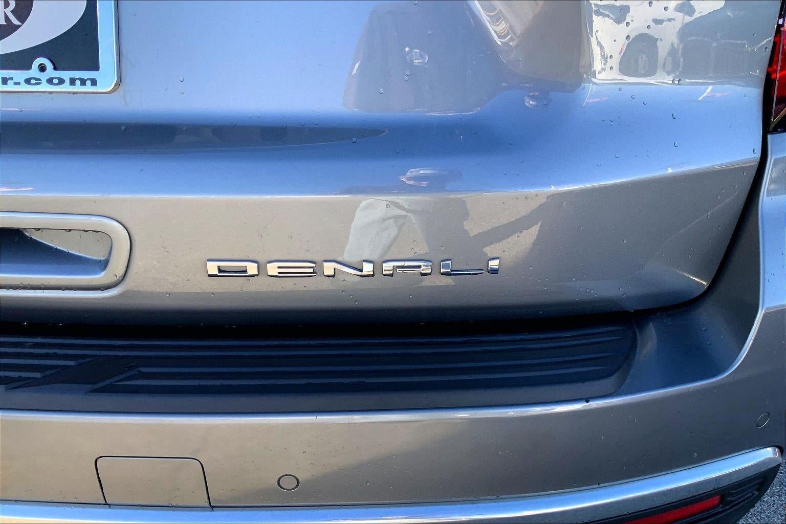 Used 2021 GMC Yukon Denali w/ Denali Ultimate Package AWD/4WD image 7