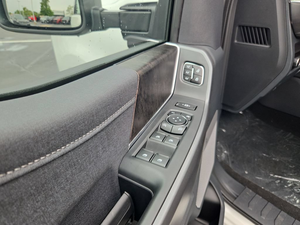 New 2027 Ford F250 Lariat w/ Black Appearance Package AWD/4WD image 17