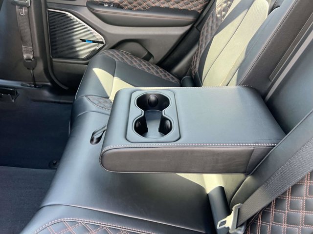 Used 2023 Jeep Grand Cherokee Summit image 11