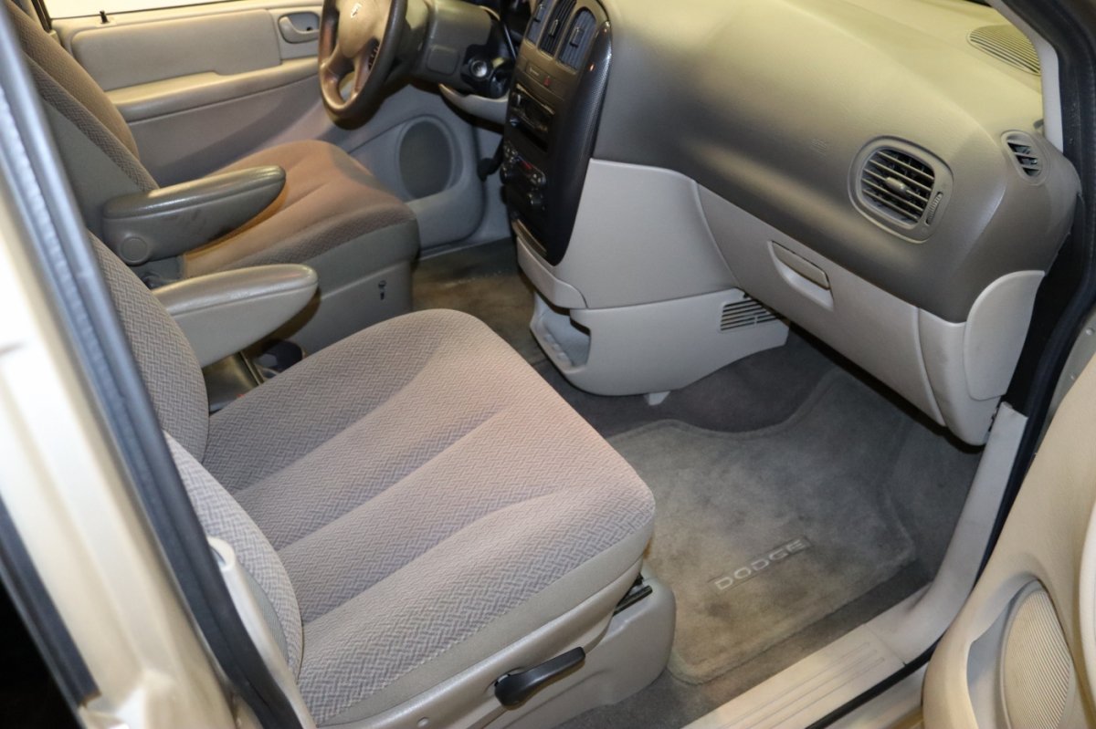 Used 2007 Dodge Caravan SXT w/ Popular Equipment Group I FWD image 18