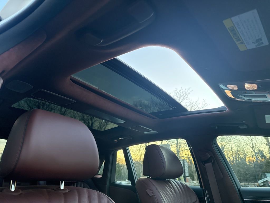 Used 2025 Genesis G90 3.5T image 39