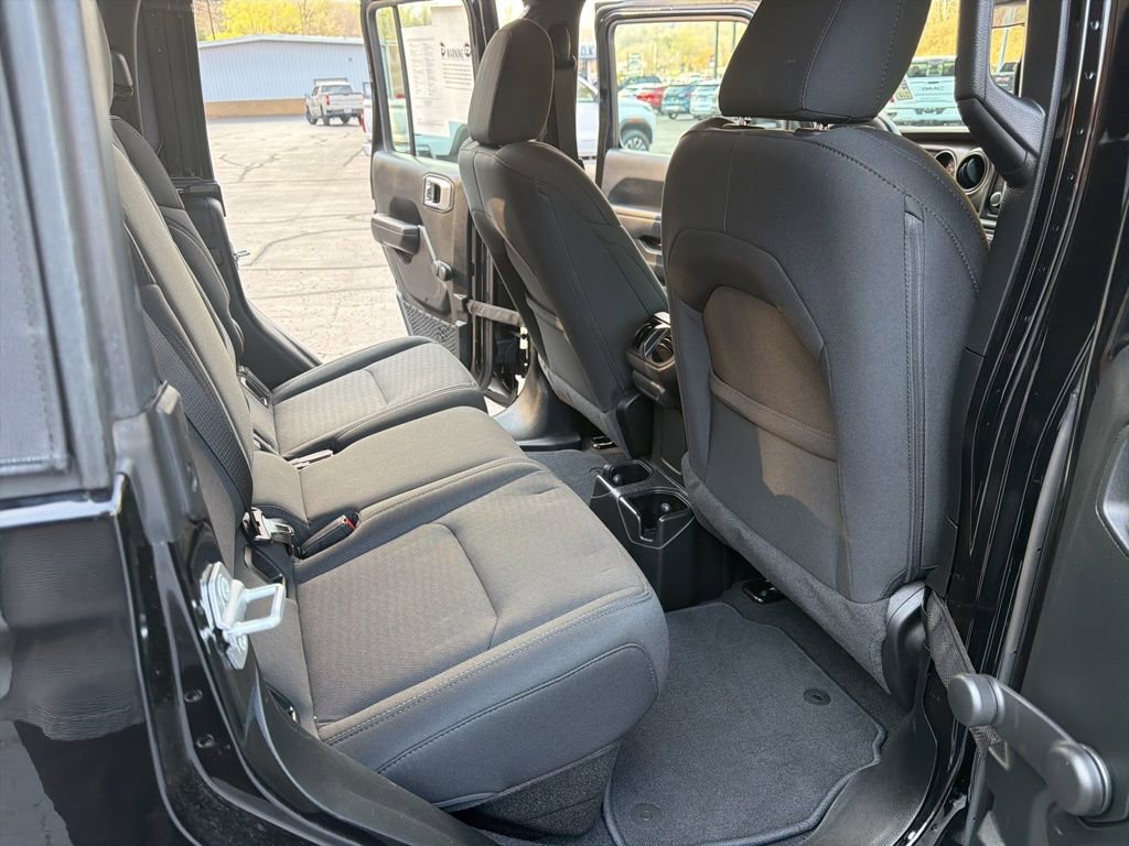 Used 2021 Jeep Gladiator Sport image 14