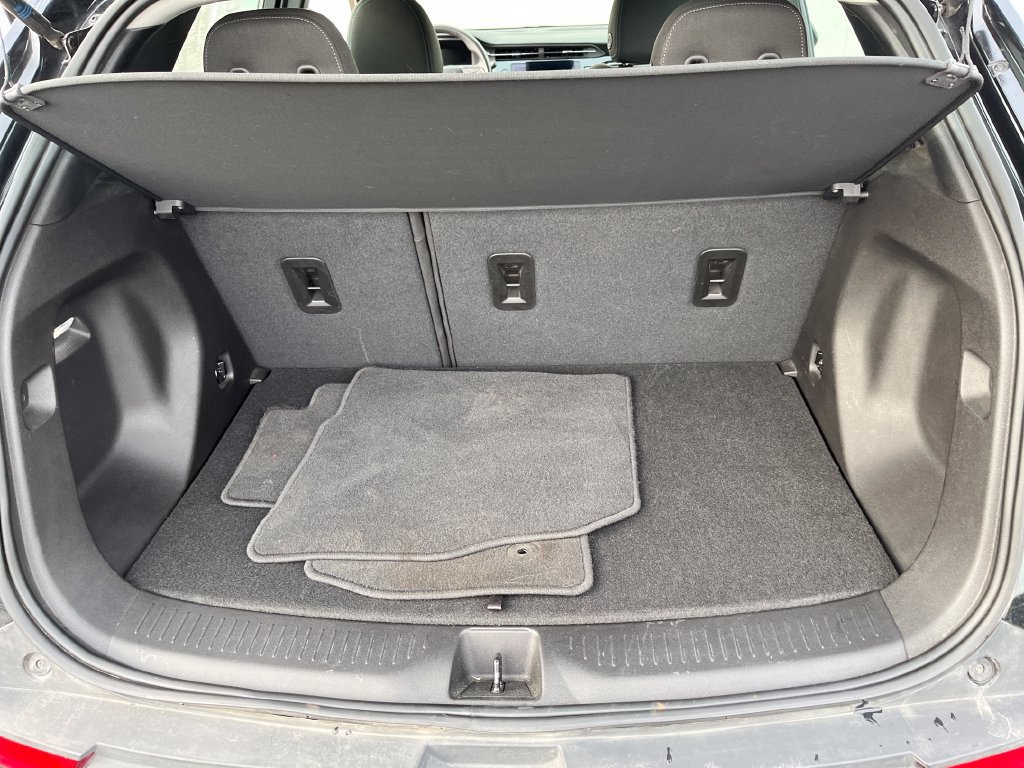 Used 2023 Chevrolet Bolt EUV LT FWD image 22