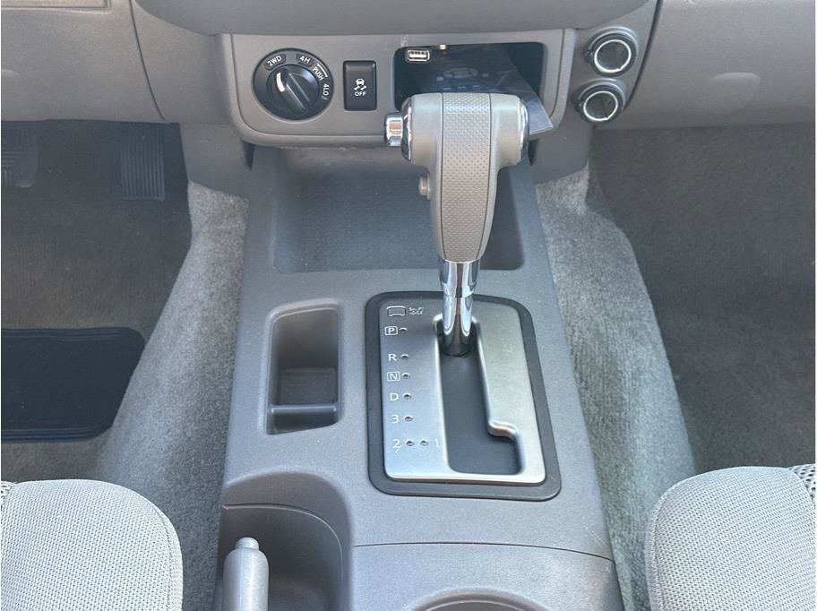 Used 2016 Nissan Frontier SV image 18