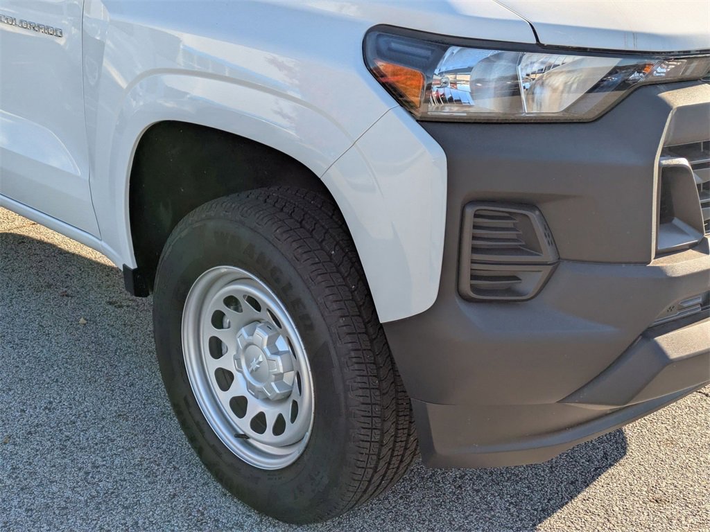 Used 2025 Chevrolet Colorado W/T image 9