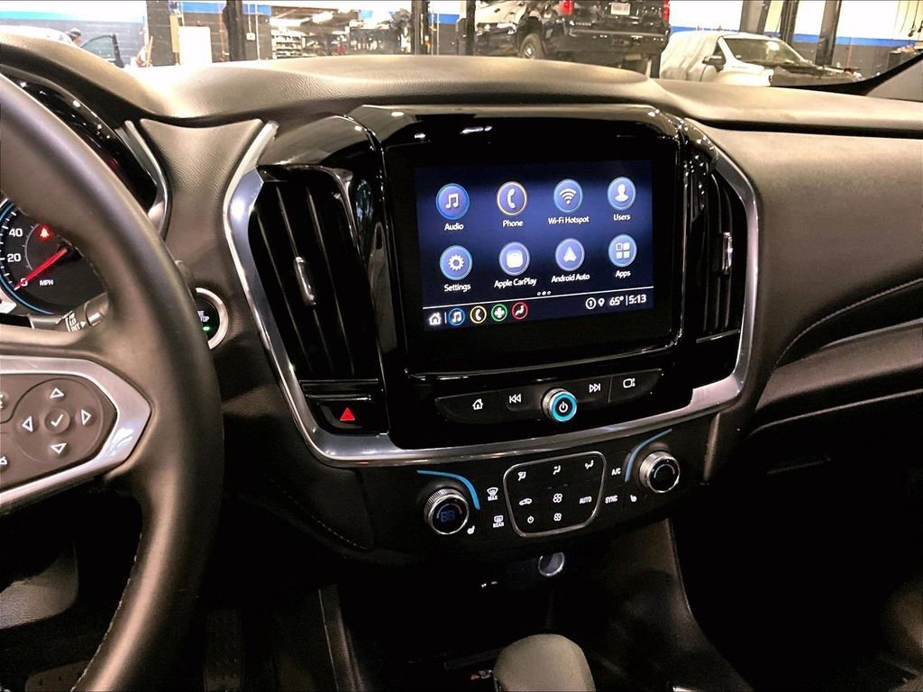 Used 2023 Chevrolet Traverse LT AWD/4WD image 19