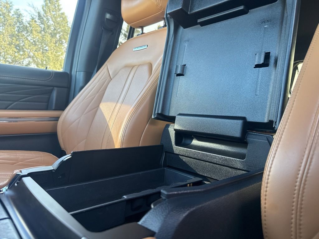 Used 2023 Ford Expedition Platinum image 27
