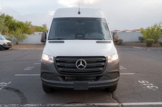 Used 2025 Mercedes-Benz Sprinter 2500 image 2