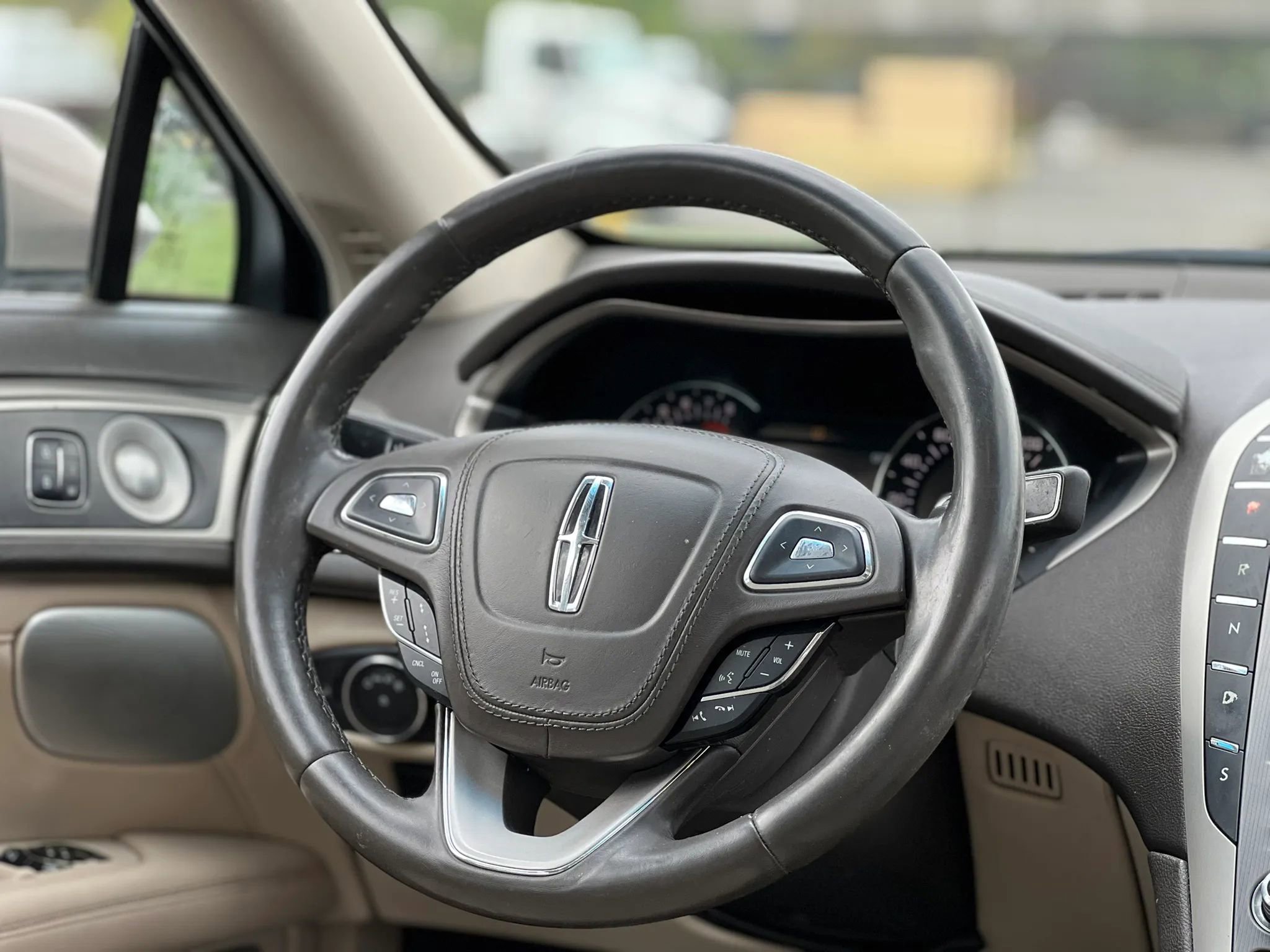 Used 2018 Lincoln MKZ Reserve w/ Luxury Package FWD image 18