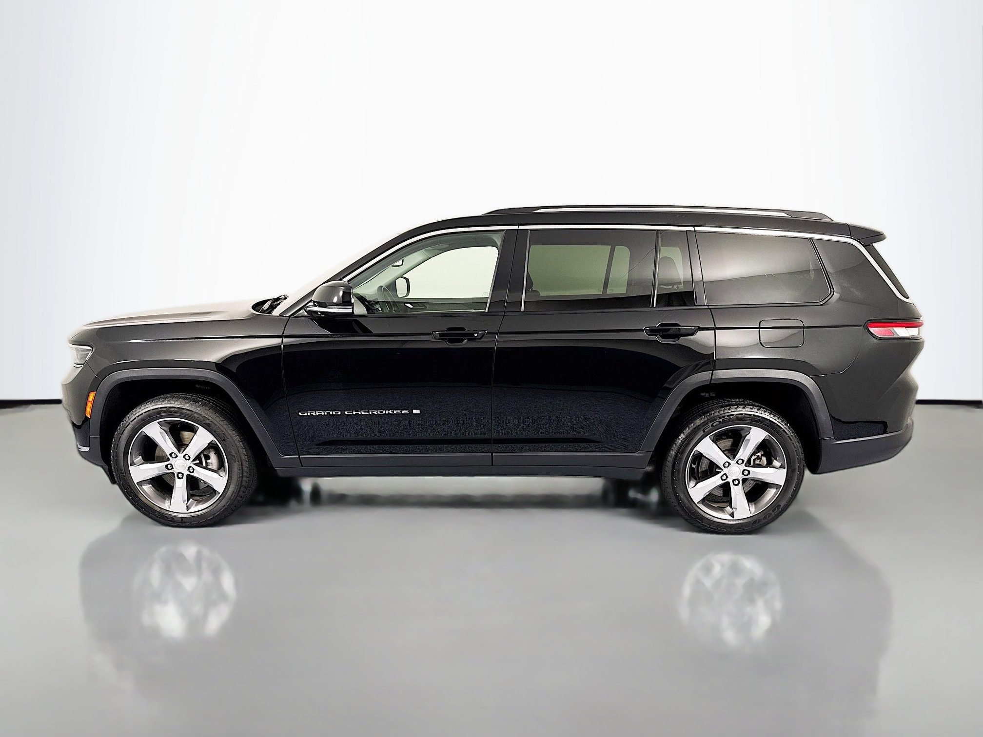 Used 2022 Jeep Grand Cherokee L Limited image 8
