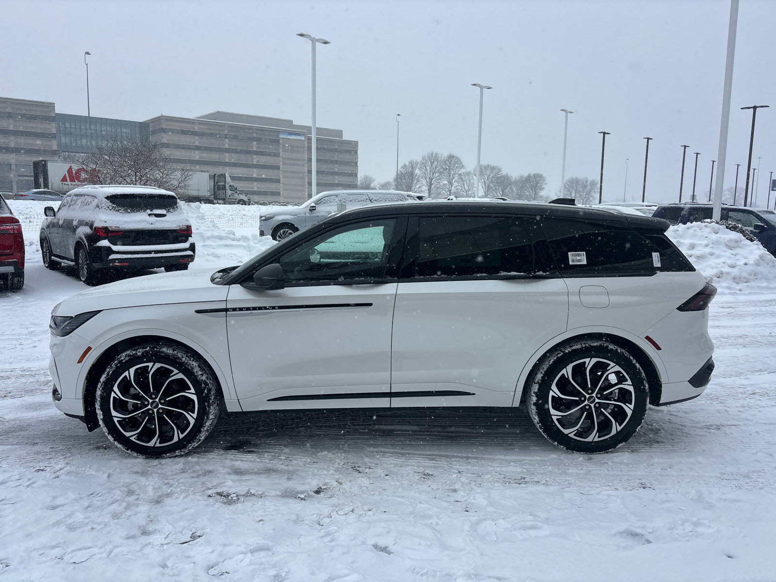 New 2026 Lincoln Nautilus Reserve AWD/4WD image 4
