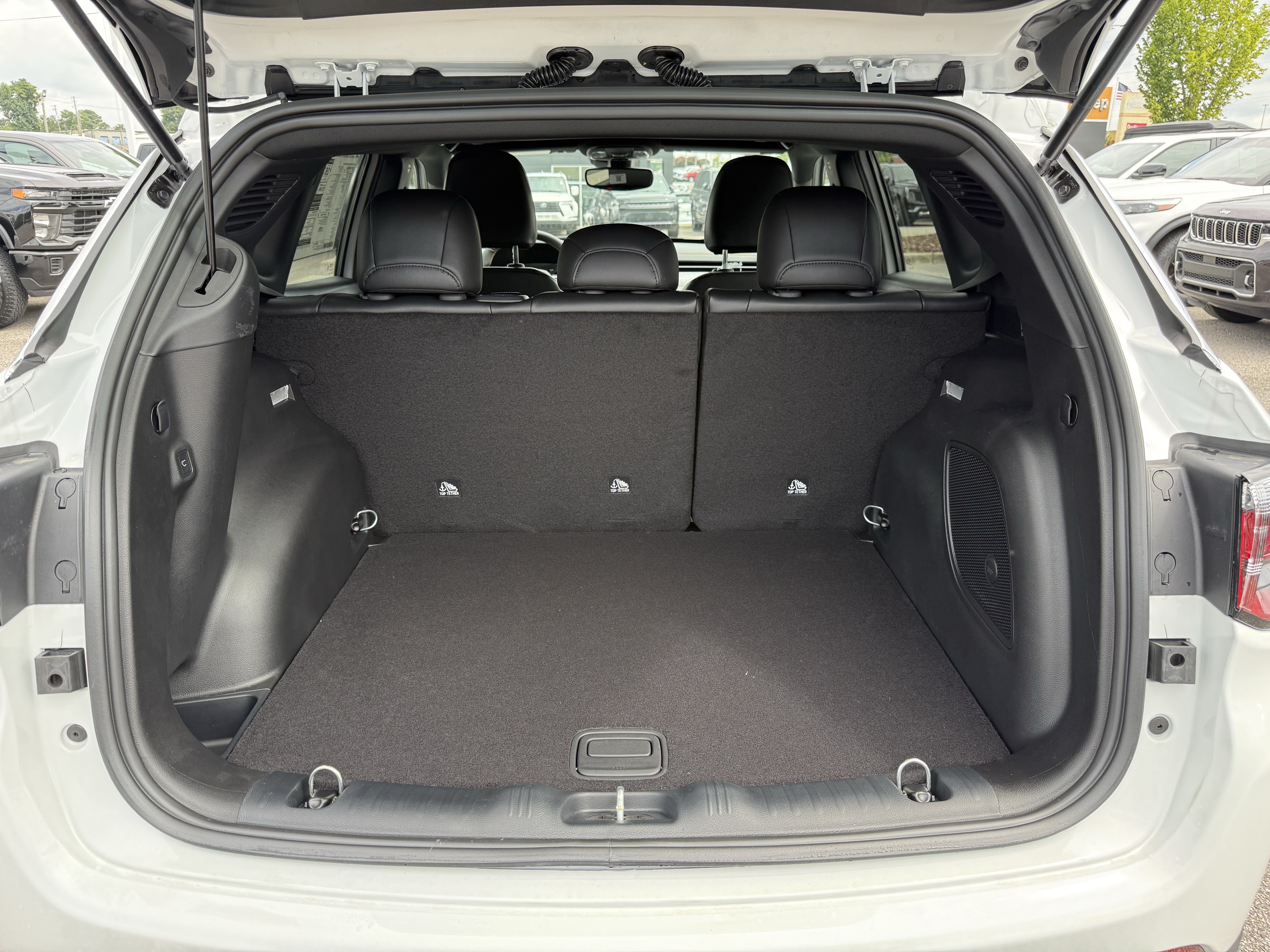 New 2026 Jeep Compass Latitude AWD/4WD image 32