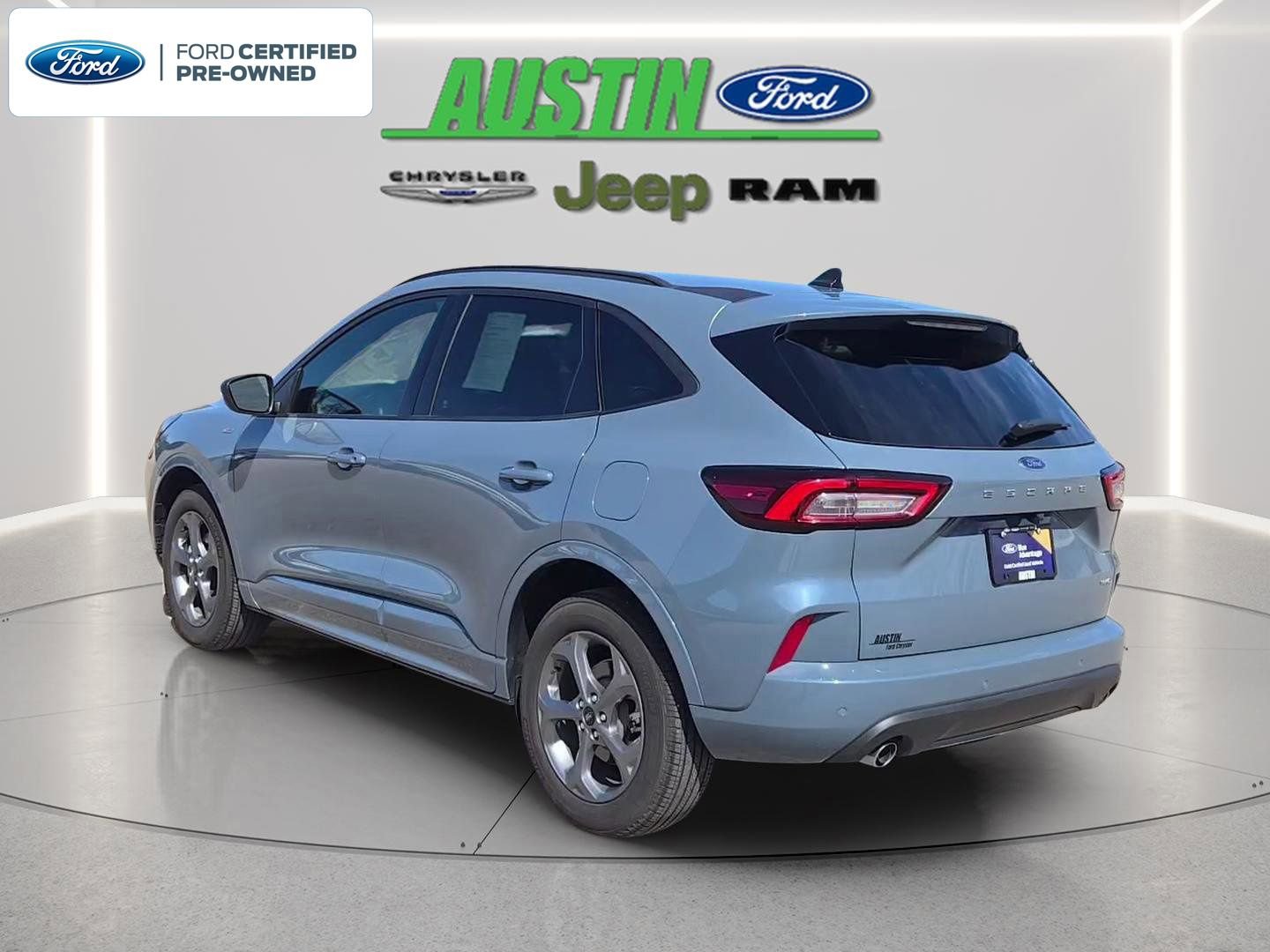 Certified 2023 Ford Escape ST-Line w/ Tech Pack #1 AWD/4WD image 3