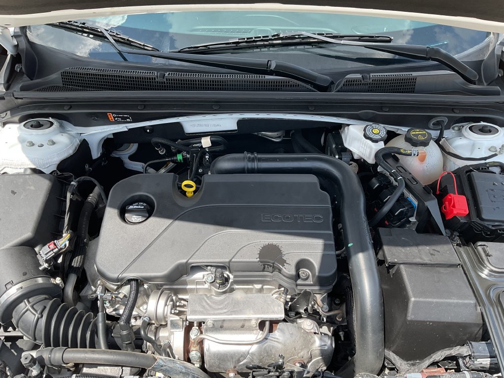 Used 2025 Chevrolet Malibu LT FWD image 32