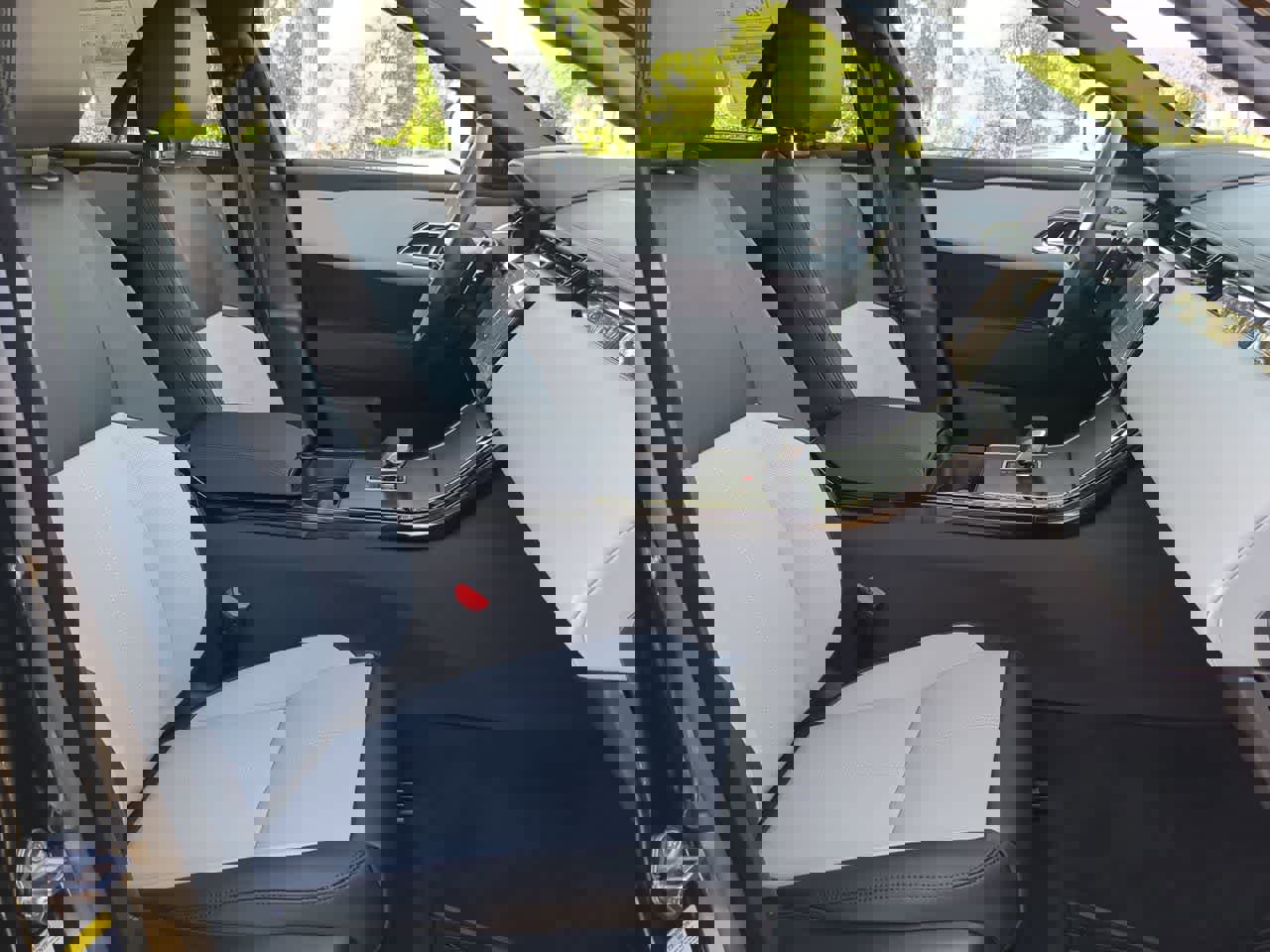 New 2026 Land Rover Range Rover Velar Dynamic SE image 24