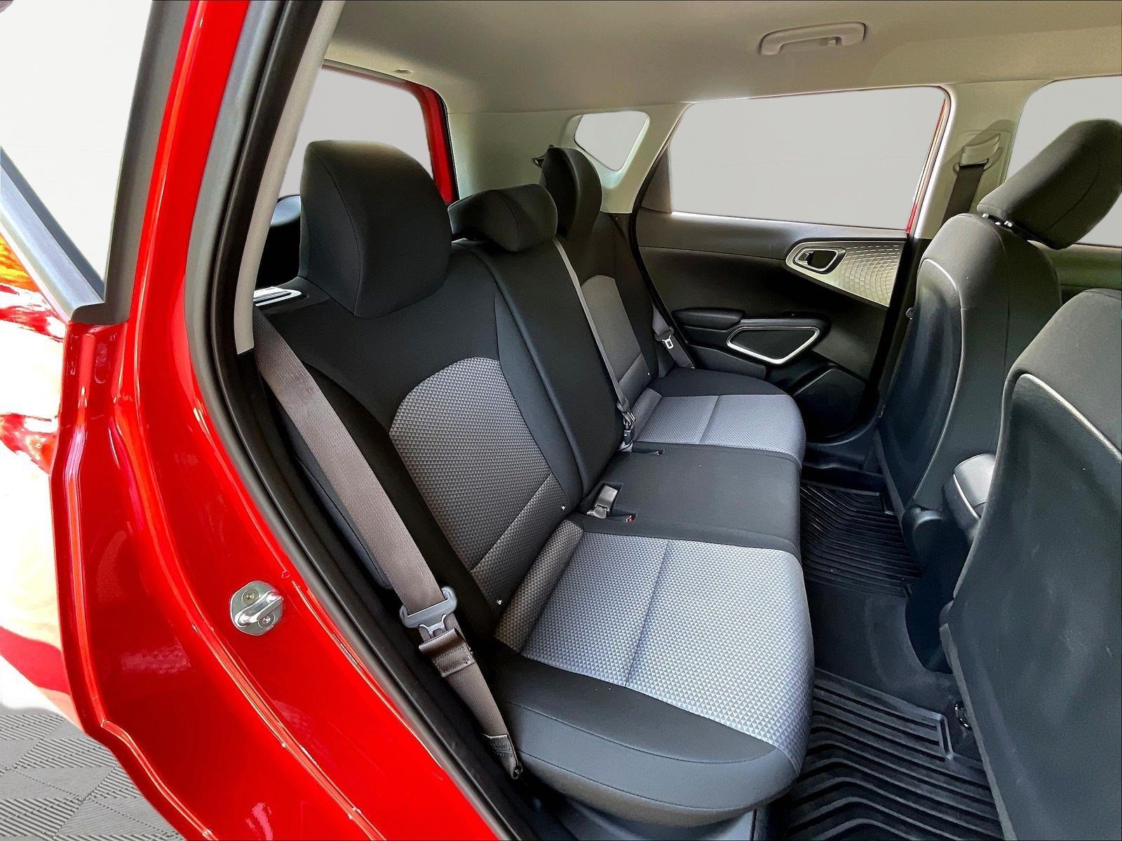 Used 2023 Kia Soul LX FWD image 23
