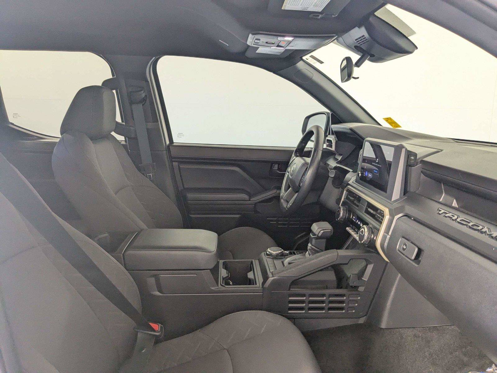 Used 2025 Toyota Tacoma SR AWD/4WD image 30