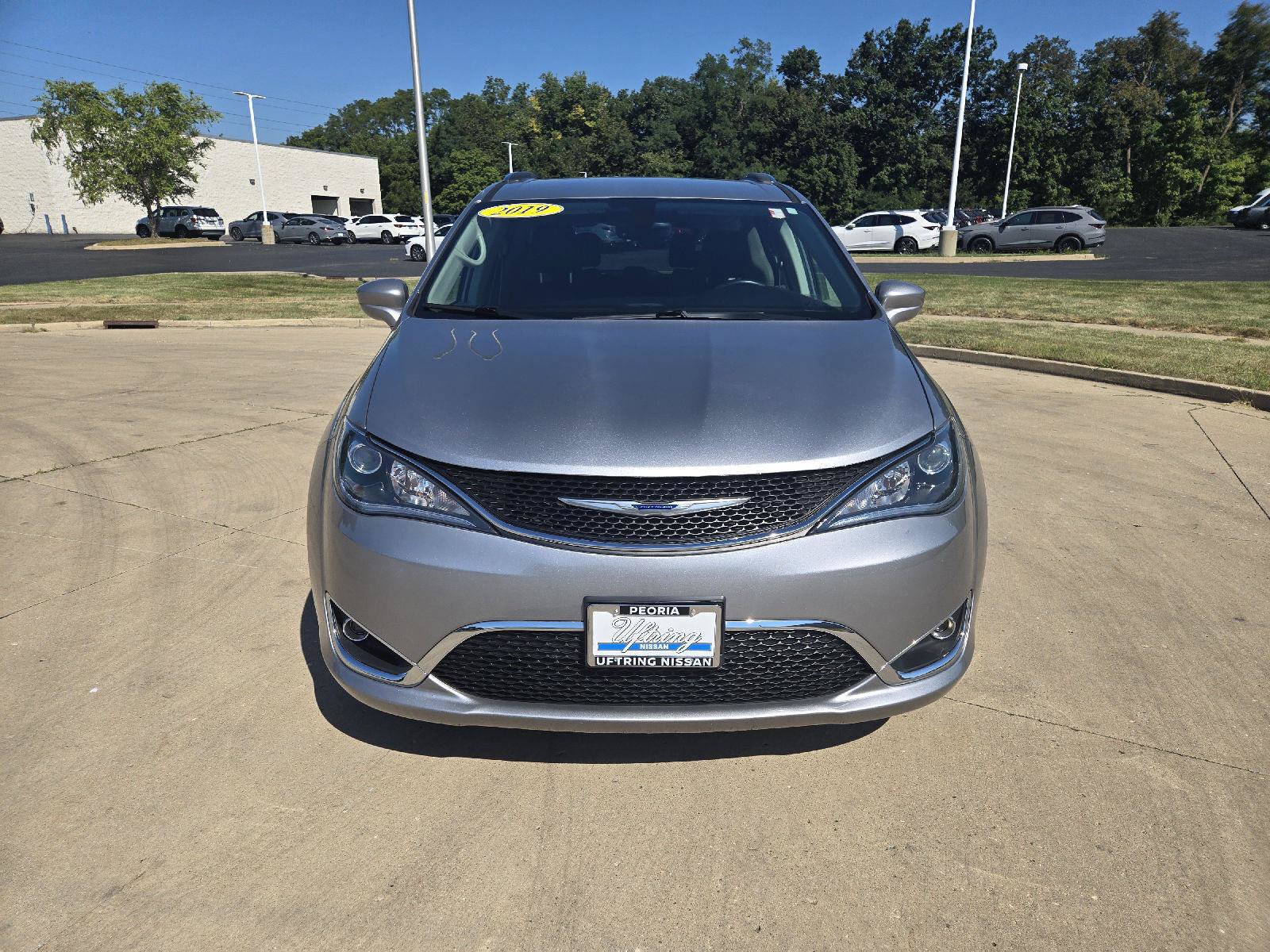 Used 2019 Chrysler Pacifica Touring-L Plus w/ Tire & Wheel Group FWD image 7