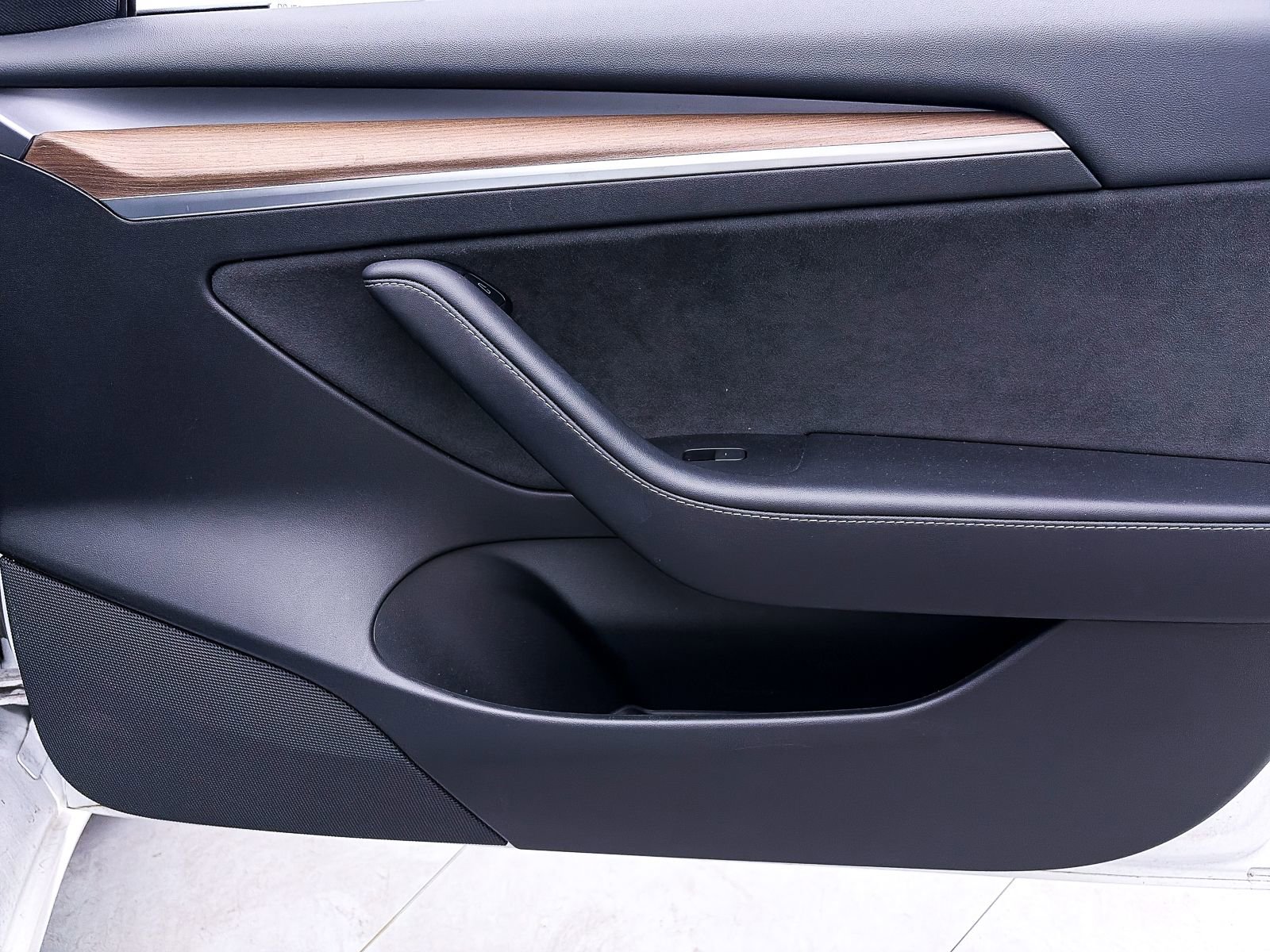 Used 2023 Tesla Model 3 Standard Range image 30