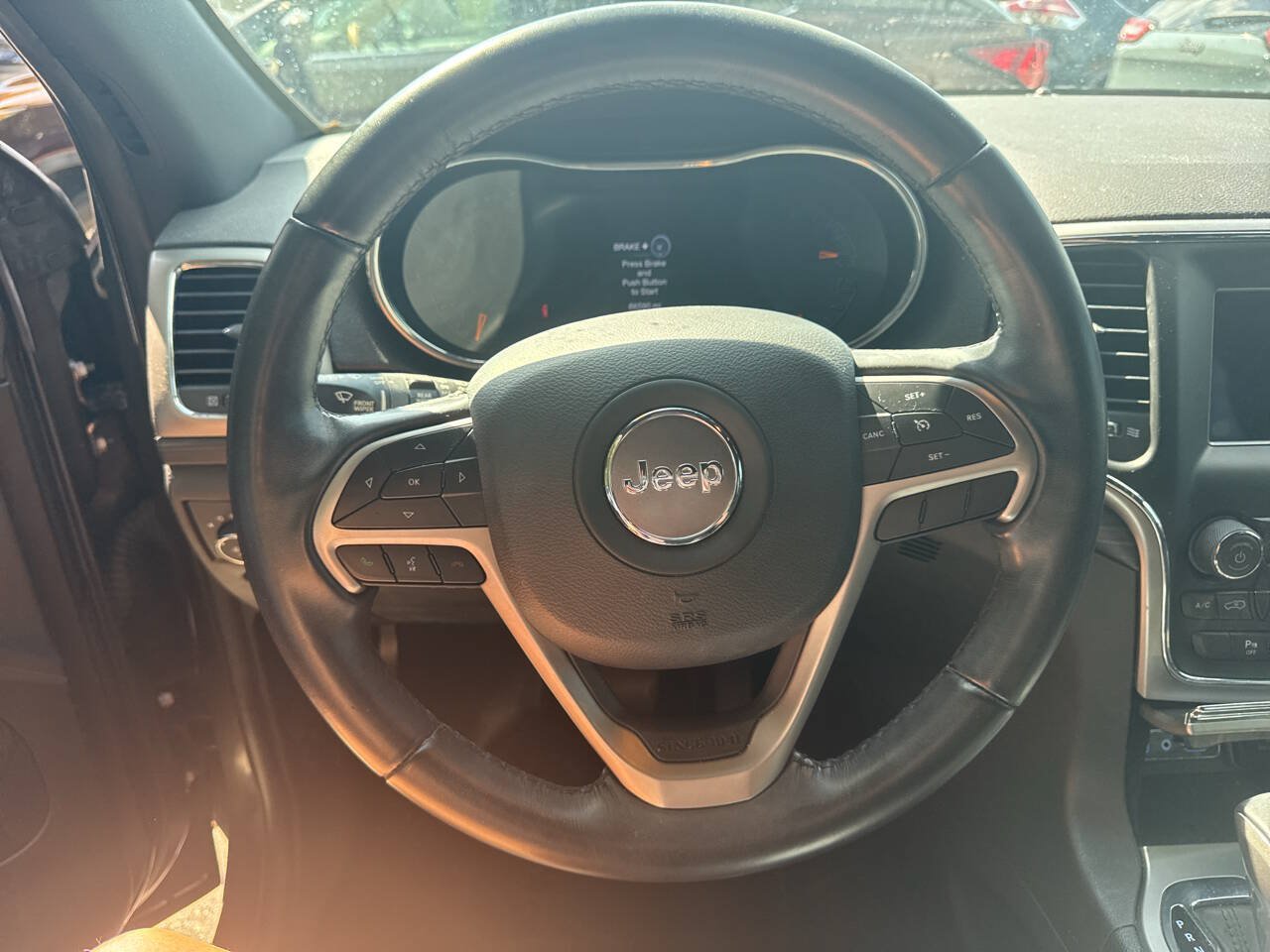 Used 2021 Jeep Grand Cherokee Laredo RWD image 10