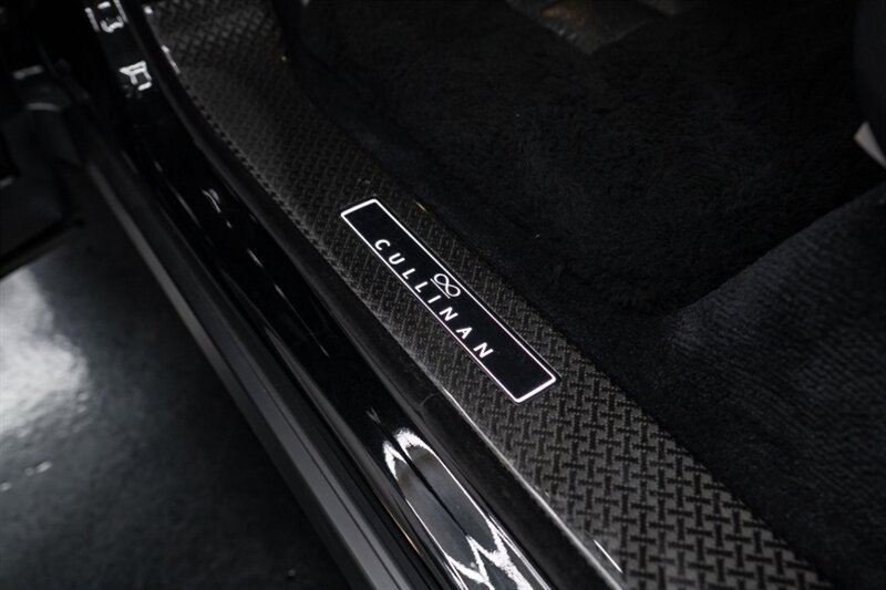 Used 2023 Rolls-Royce Cullinan Black Badge w/ Dark Exterior Package AWD/4WD image 16