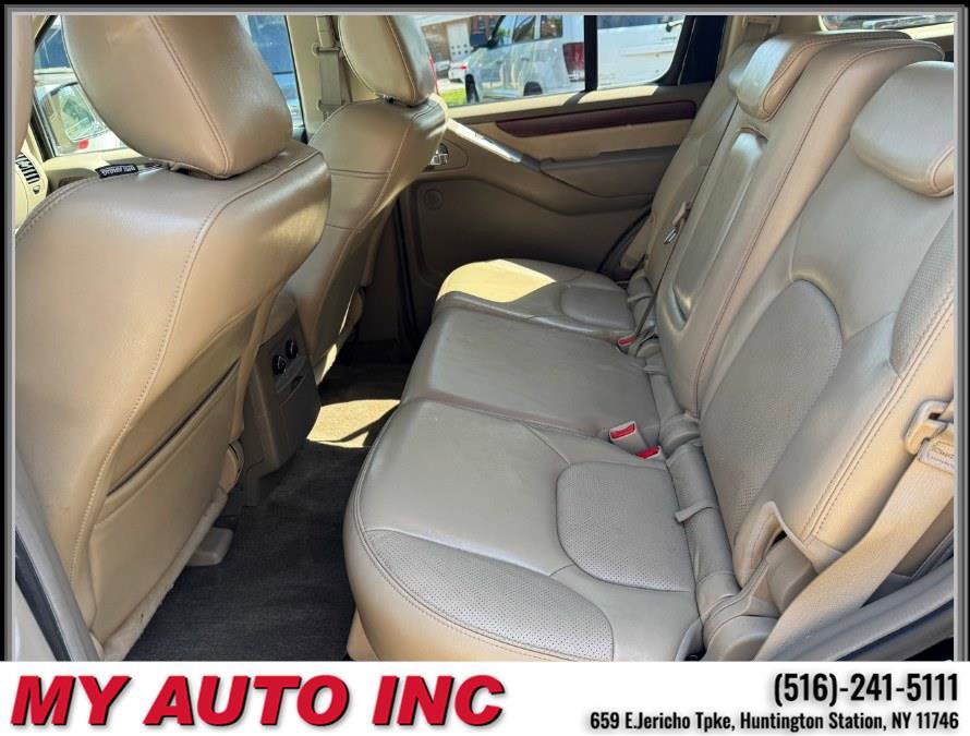 Used 2011 Nissan Pathfinder LE w/ Navigation Pkg image 36