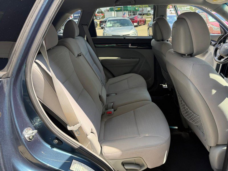 Used 2014 Kia Sorento LX image 14
