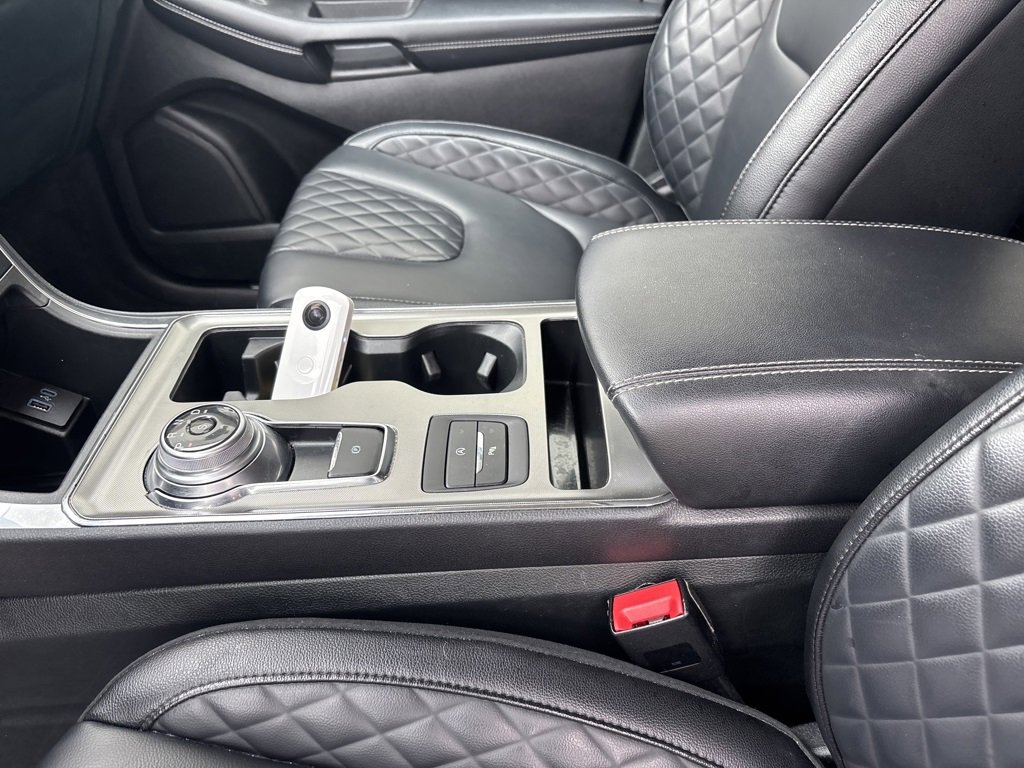 Used 2024 Ford Edge Titanium image 24