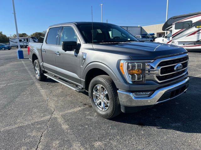 Used 2022 Ford F150 XLT w/ Equipment Group 302A High AWD/4WD image 3