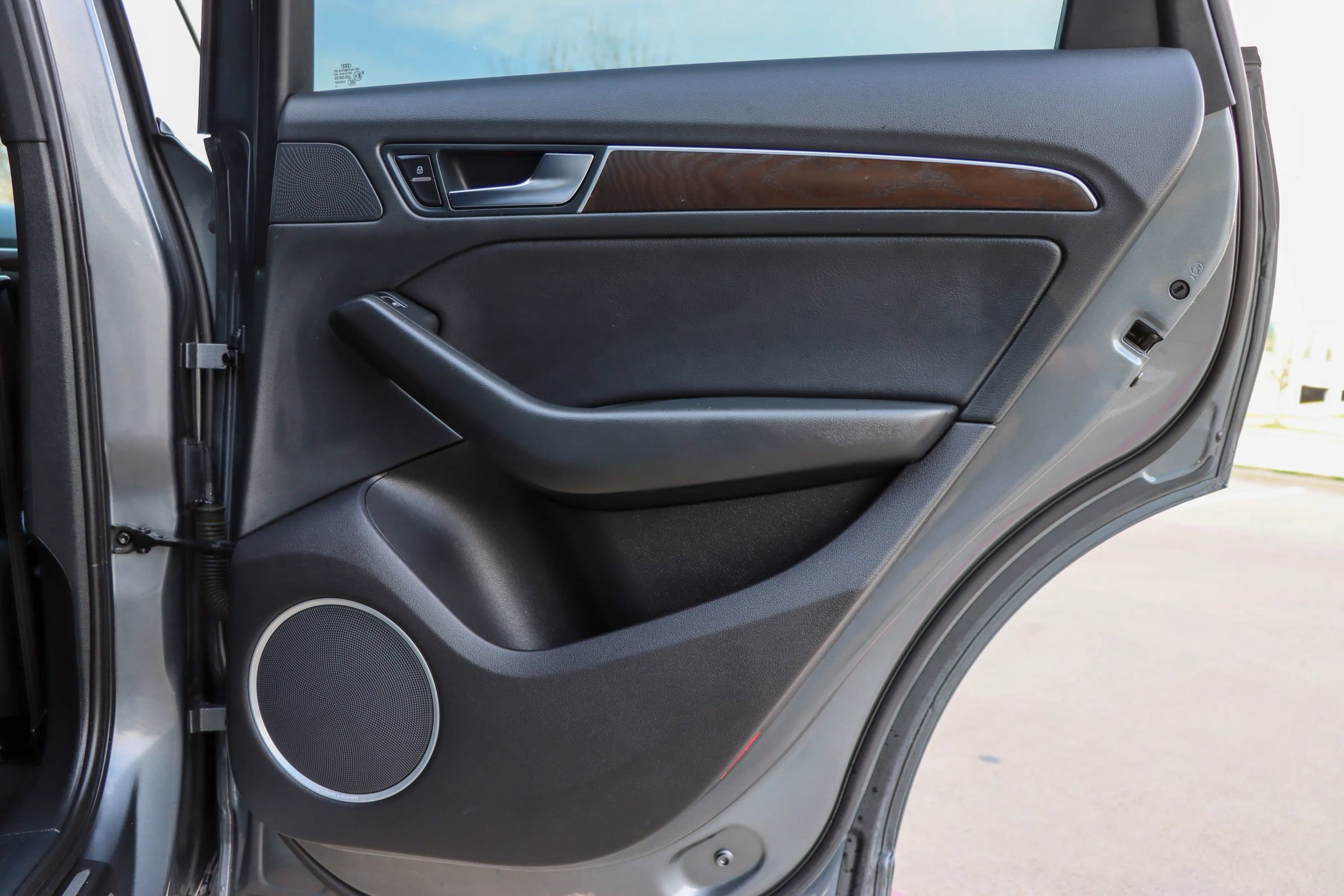 Used 2016 Audi Q5 2.0T Premium Plus w/ Technology Package image 11