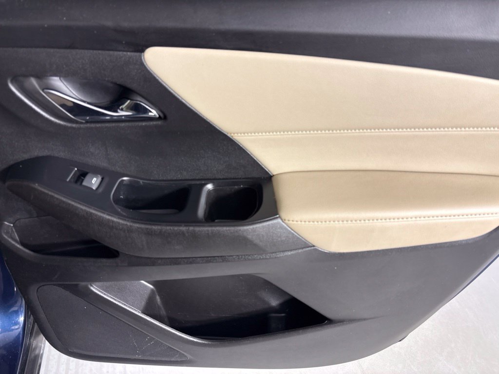 Used 2022 Chevrolet Traverse LS FWD image 21