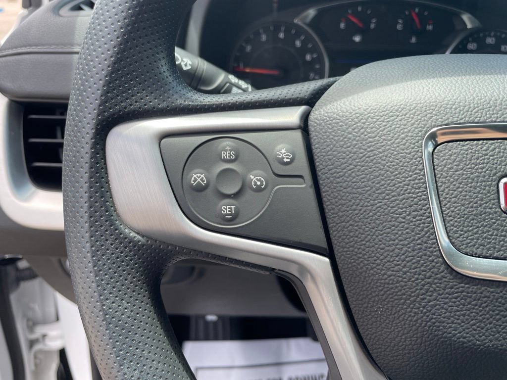 Used 2024 GMC Terrain SLE w/ Driver Convenience Package FWD image 16