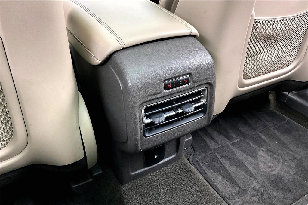 Used 2022 Lincoln Corsair Reserve w/ Equipment Group 201A image 33