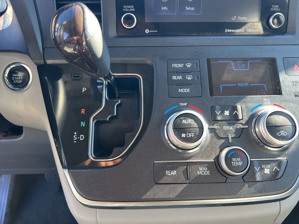 Used 2018 Toyota Sienna XLE w/ XLE Navigation Package image 19