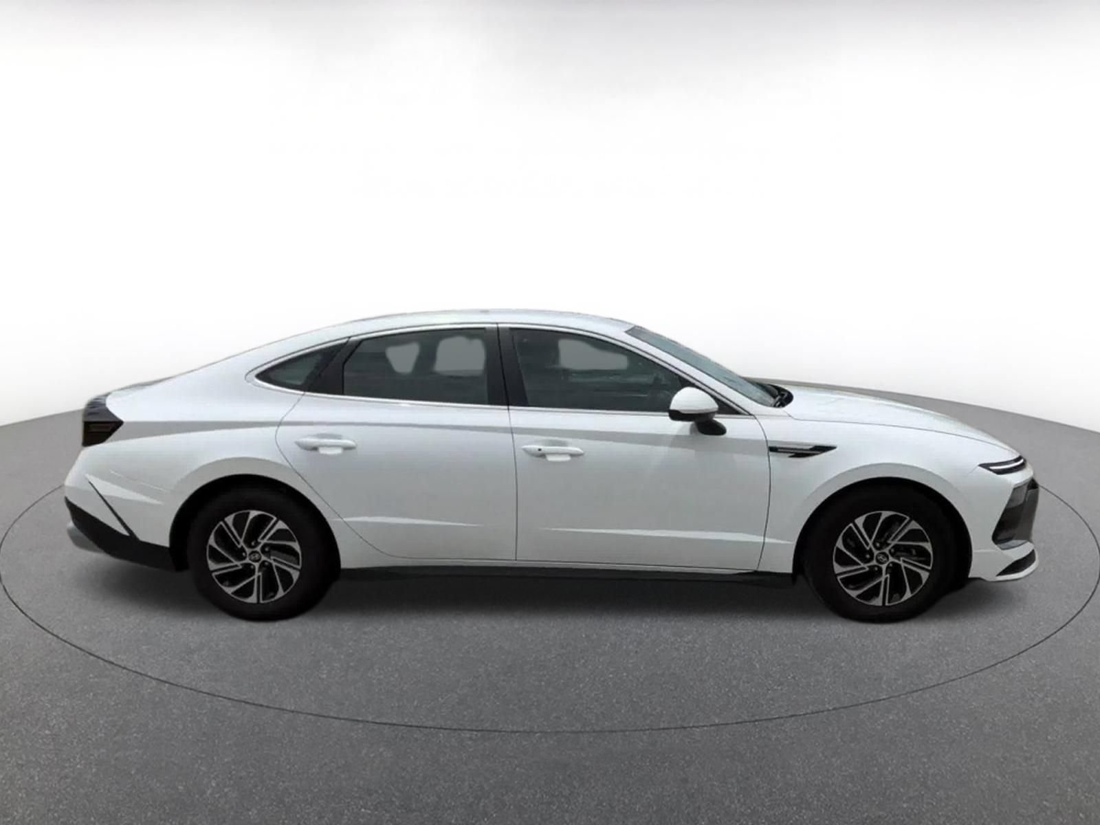 Used 2026 Hyundai Sonata Blue FWD image 16