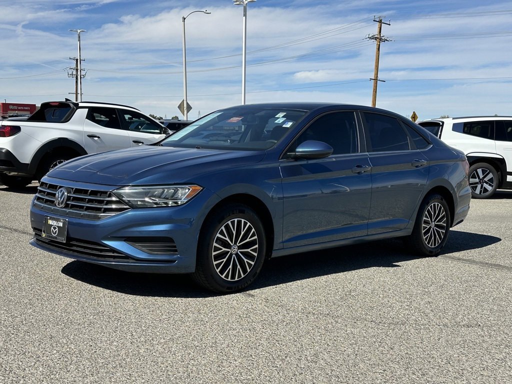 Used 2020 Volkswagen Jetta SE image 2