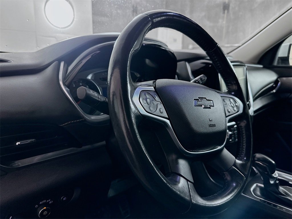 Used 2021 Chevrolet Traverse RS image 9